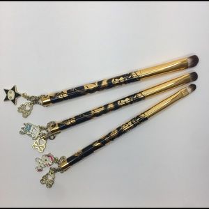 RARE! Tokidoki 3 piece Brush Set